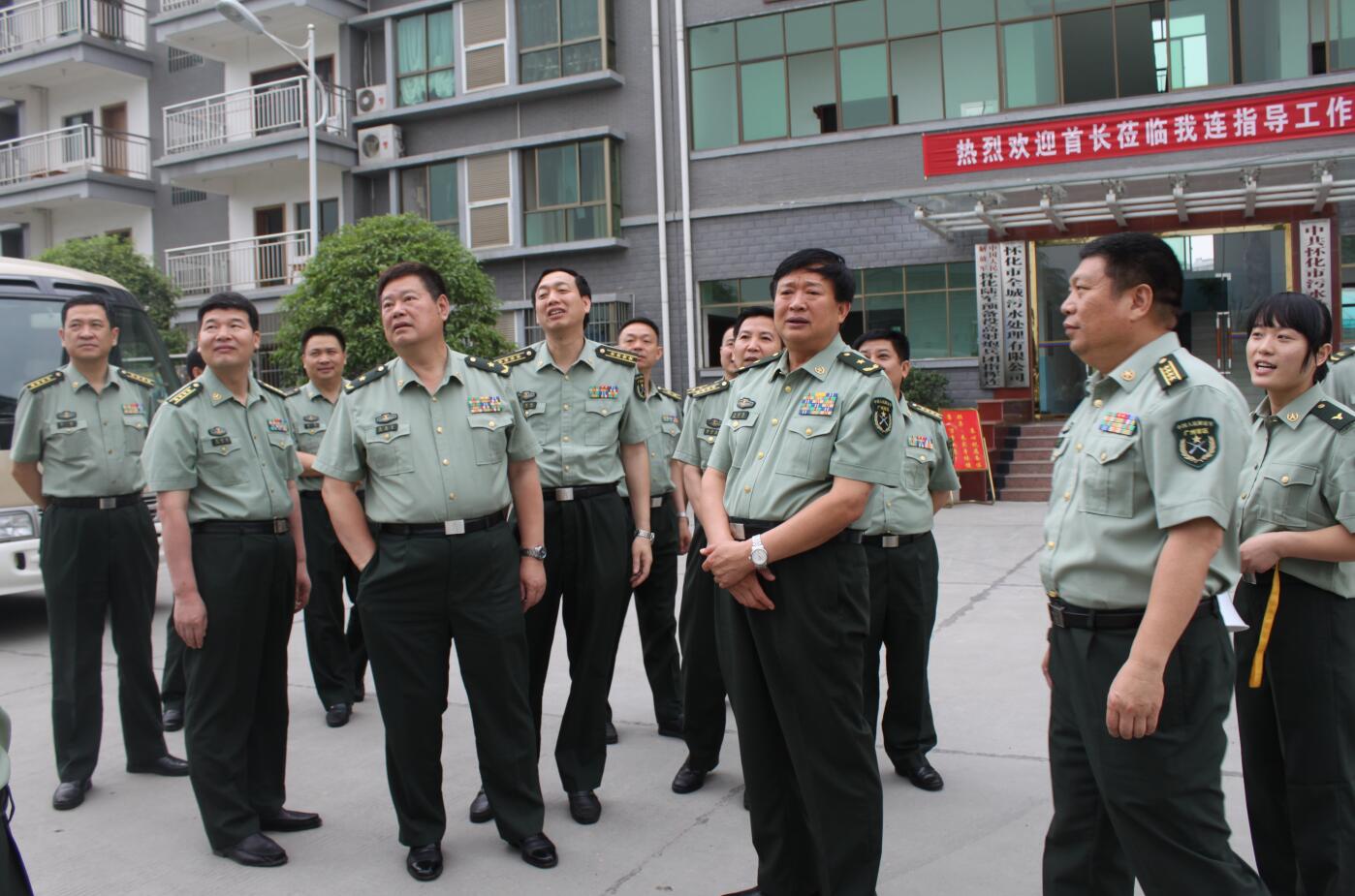 2011年5月，廣州軍區(qū)副司令員王治民將軍視察預(yù)備役建設(shè).JPG