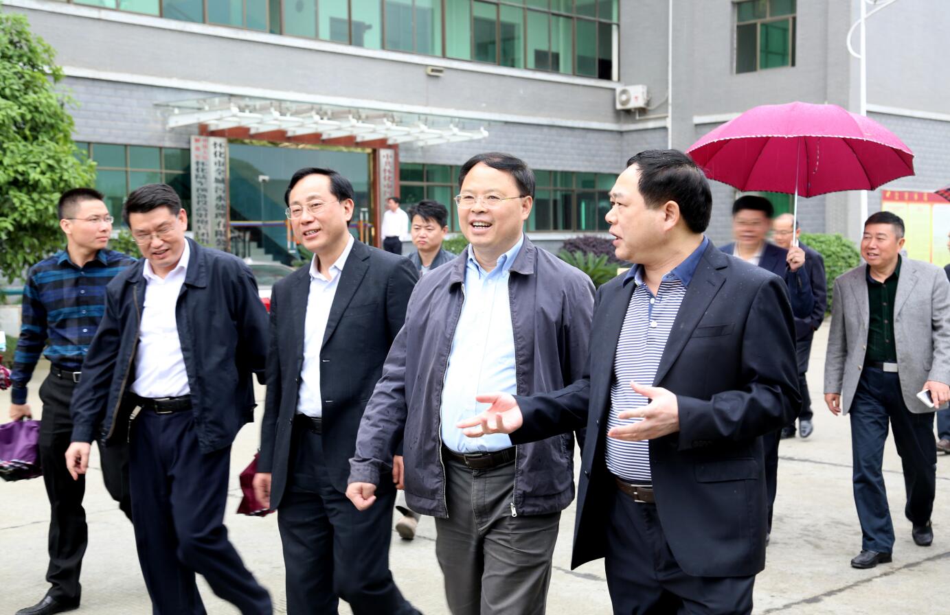 2015年4月，省委常委副省長張劍飛蒞臨公司視察.JPG